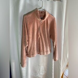 Hollister Peach colored pullover, size medium